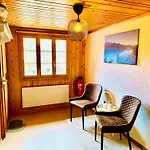 Cozy In Vintage House In Апартаменты Кандерштег
