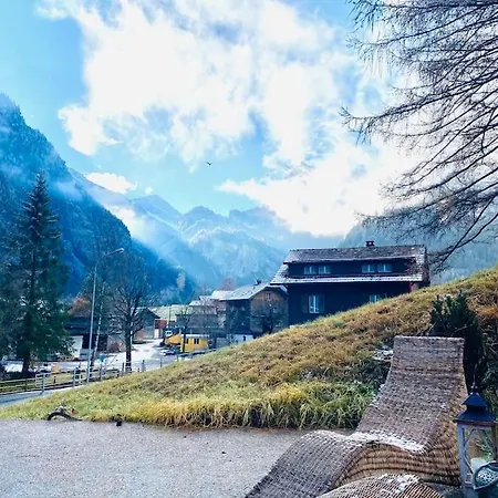 Cozy In Vintage House In Appartamento Kandersteg