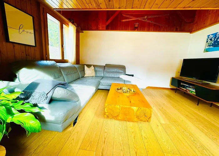 Cozy In Vintage House In